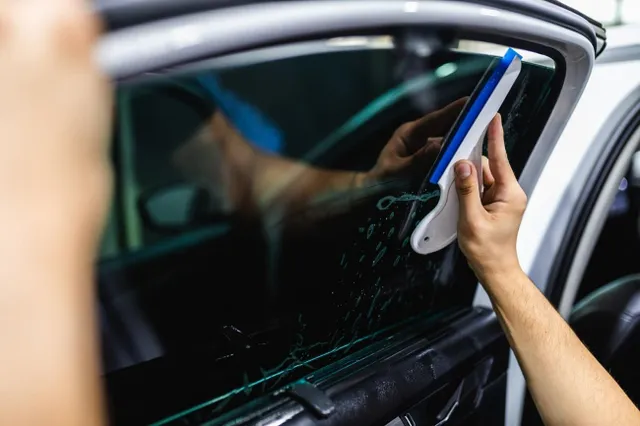 Применение полимерных пленок для стекол автомобиля
